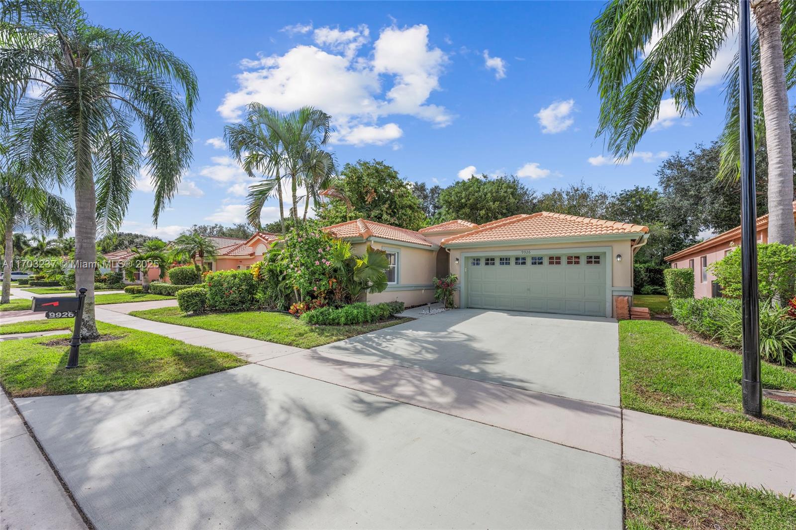 9926 Harbour Lake Cir, Boynton Beach, Florida image 35