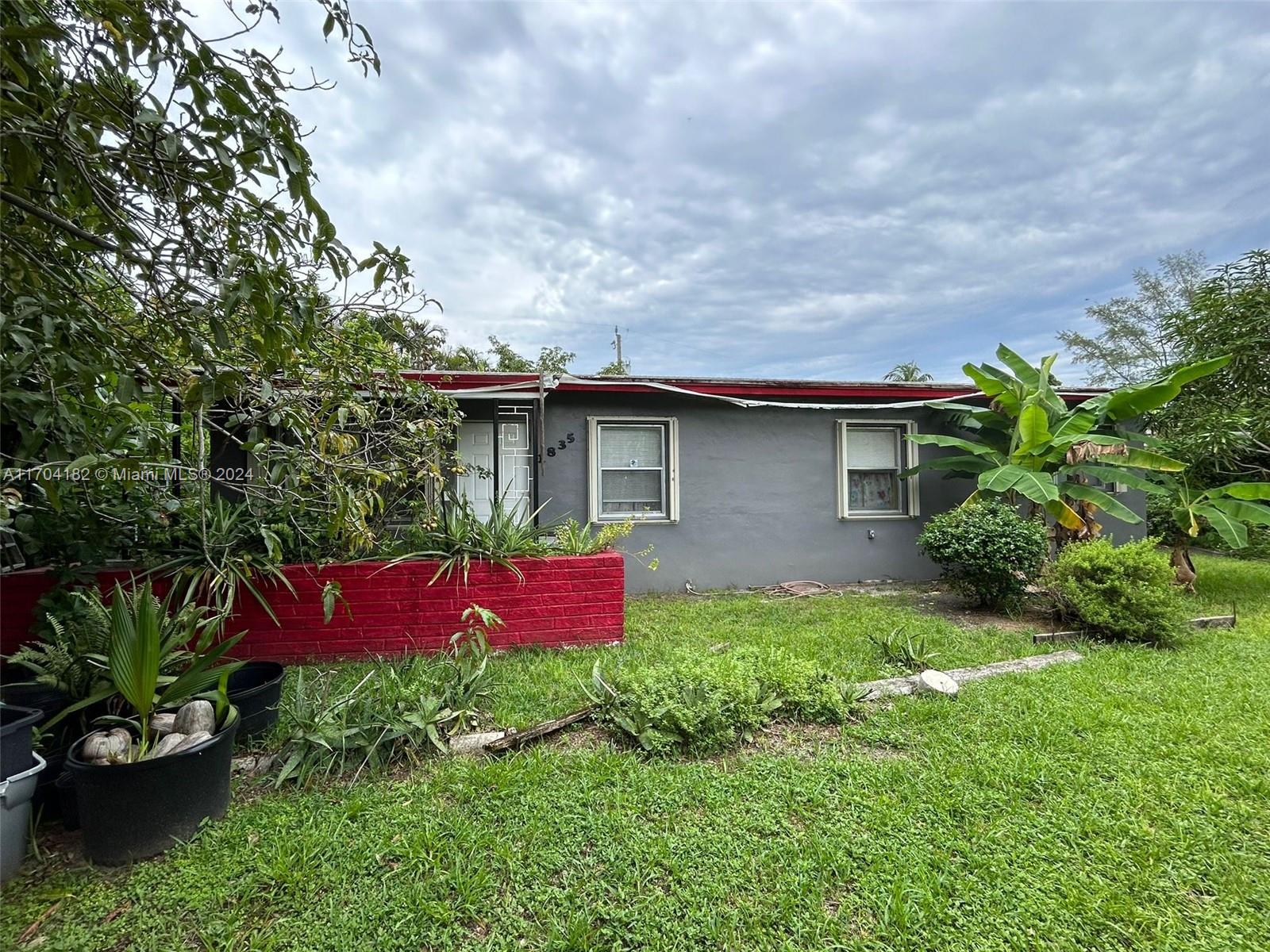 1835 NE 154th St, North Miami Beach, Florida image 2