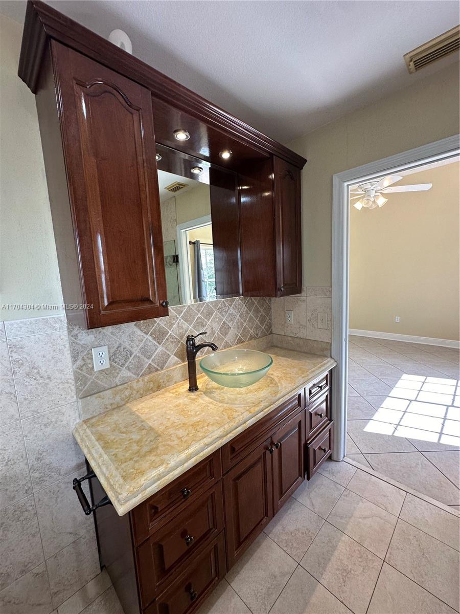 17666 SW 6th Ct, Pembroke Pines, Florida image 11