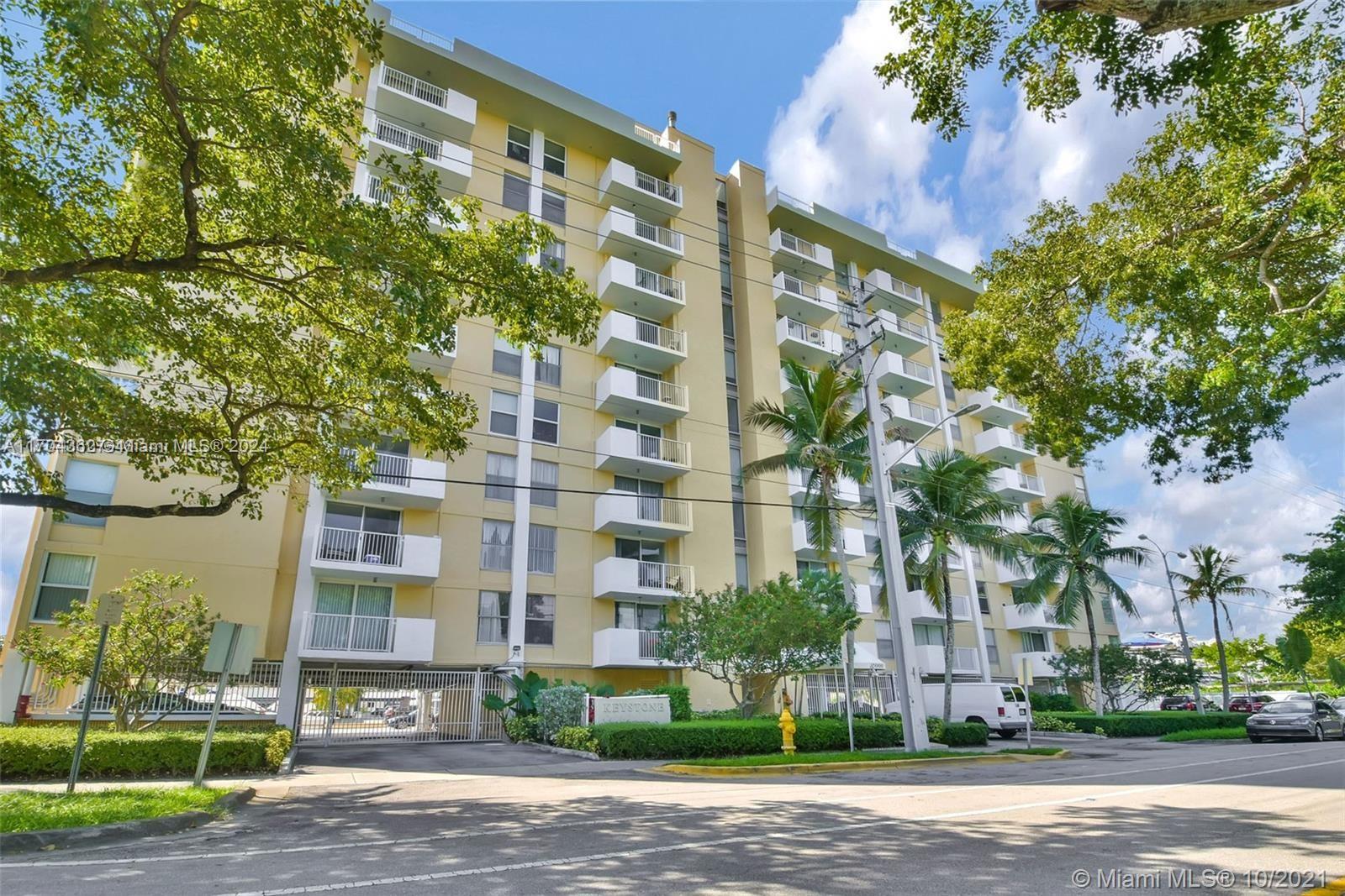 2000 NE 135th St #1003, North Miami, Florida image 8