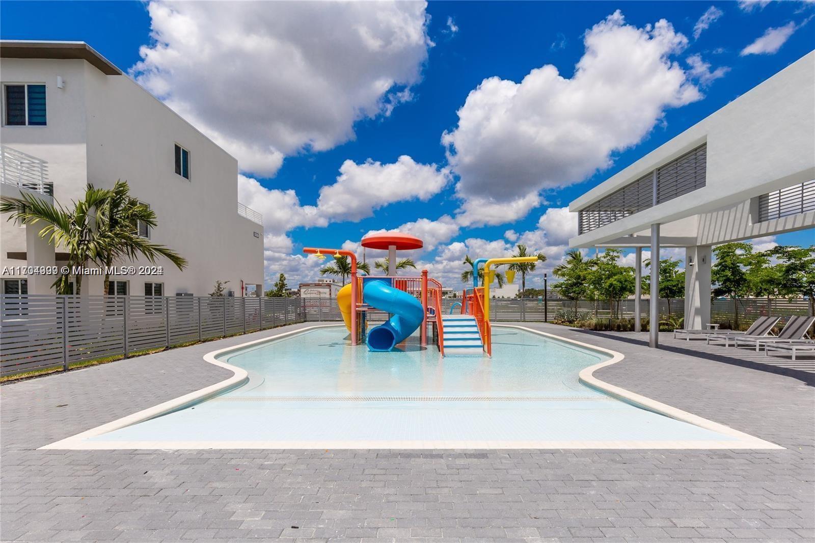 Residential, Doral, Florida image 29