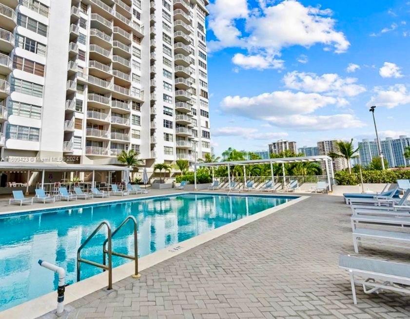 2750 NE 183rd St #2506, Aventura, Florida image 16