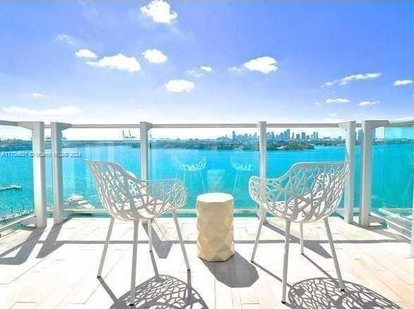 GORGEOUS TOTALLY RENOVATED 1 BEDROOM, 1 BATHROOM WITH BALCONY AND DIRECT BAY-, MIAMI SKYLINE AND SUNSET VIEWS. THIS SUITE WITH DESIGNER DECOR COMES FULLY FURNISHED. ENJOY ALL AMENITIES THE FAMOUS 1100 WEST CONDO HOTEL HAS TO OFFER AFTER A $ 20 MILL RENOVATION; GREAT HEATED POOL, BAY BEACH RESTAURANT, INDOOR- AND OUTDOOR BARS AND RESTAURANTS, 24-H BAY VIEW GYM, HIS AND HER SPA, CONCIERGE SERVICES, FAMOUS POOL PARTIES AND SO MUCH MORE. 6 MONTHS OR 1 YEAR PREFERRED.