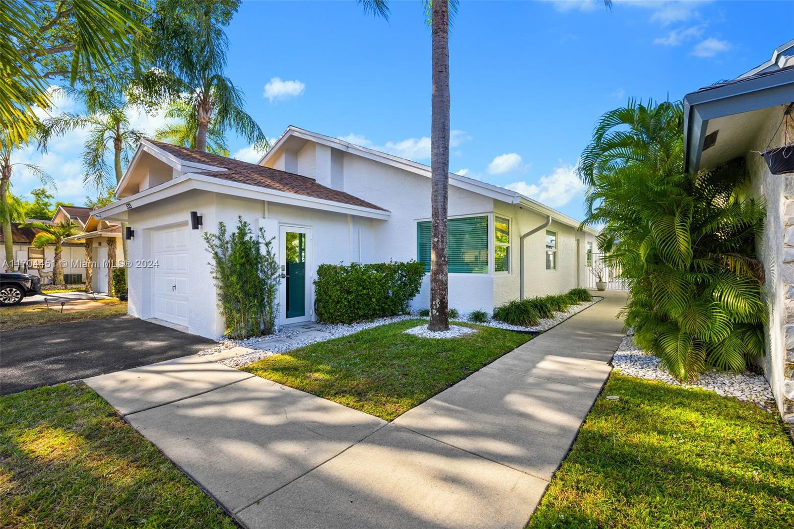 533 Lakeside Cir, Sunrise, Florida image 16