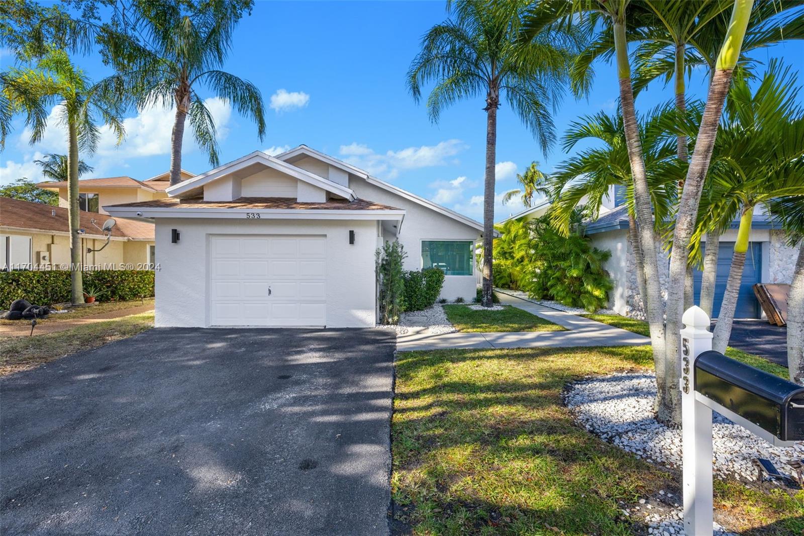 533 Lakeside Cir, Sunrise, Florida image 17