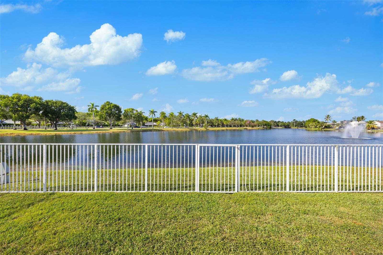 533 Lakeside Cir, Sunrise, Florida image 45