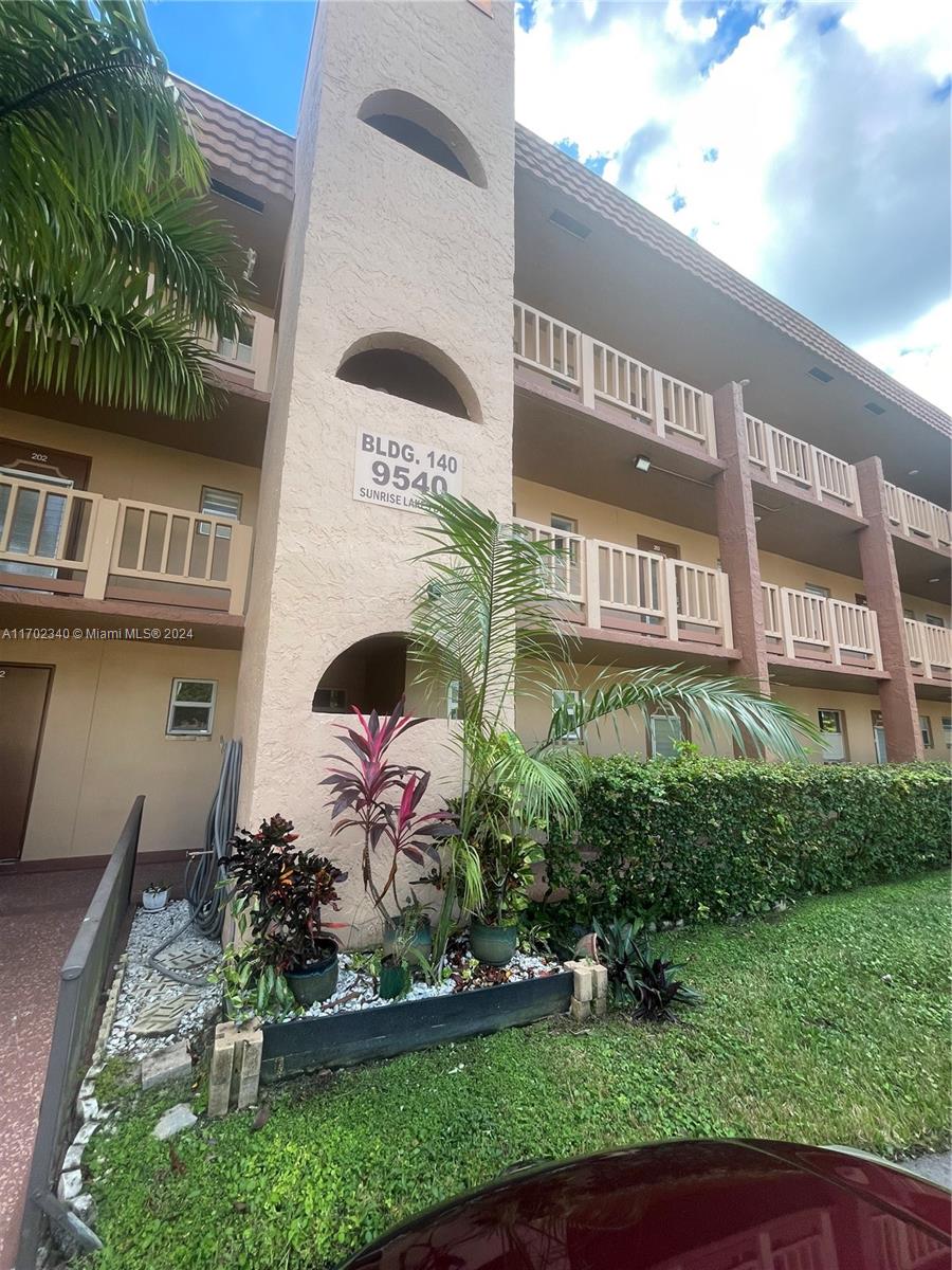 9540 Sunrise Lakes Blvd #107, Sunrise, Florida image 1