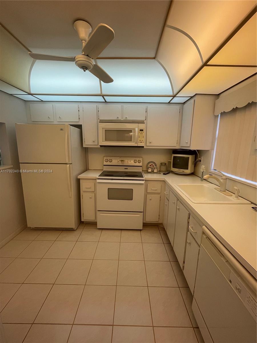 9540 Sunrise Lakes Blvd #107, Sunrise, Florida image 10