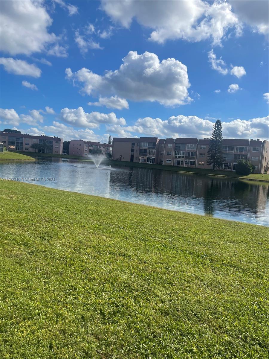 9540 Sunrise Lakes Blvd #107, Sunrise, Florida image 2