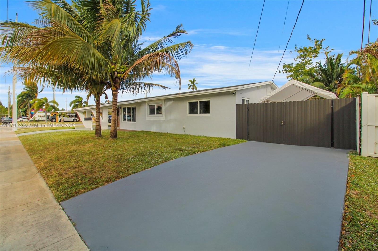 6790 Thomas St, Hollywood, Florida image 3