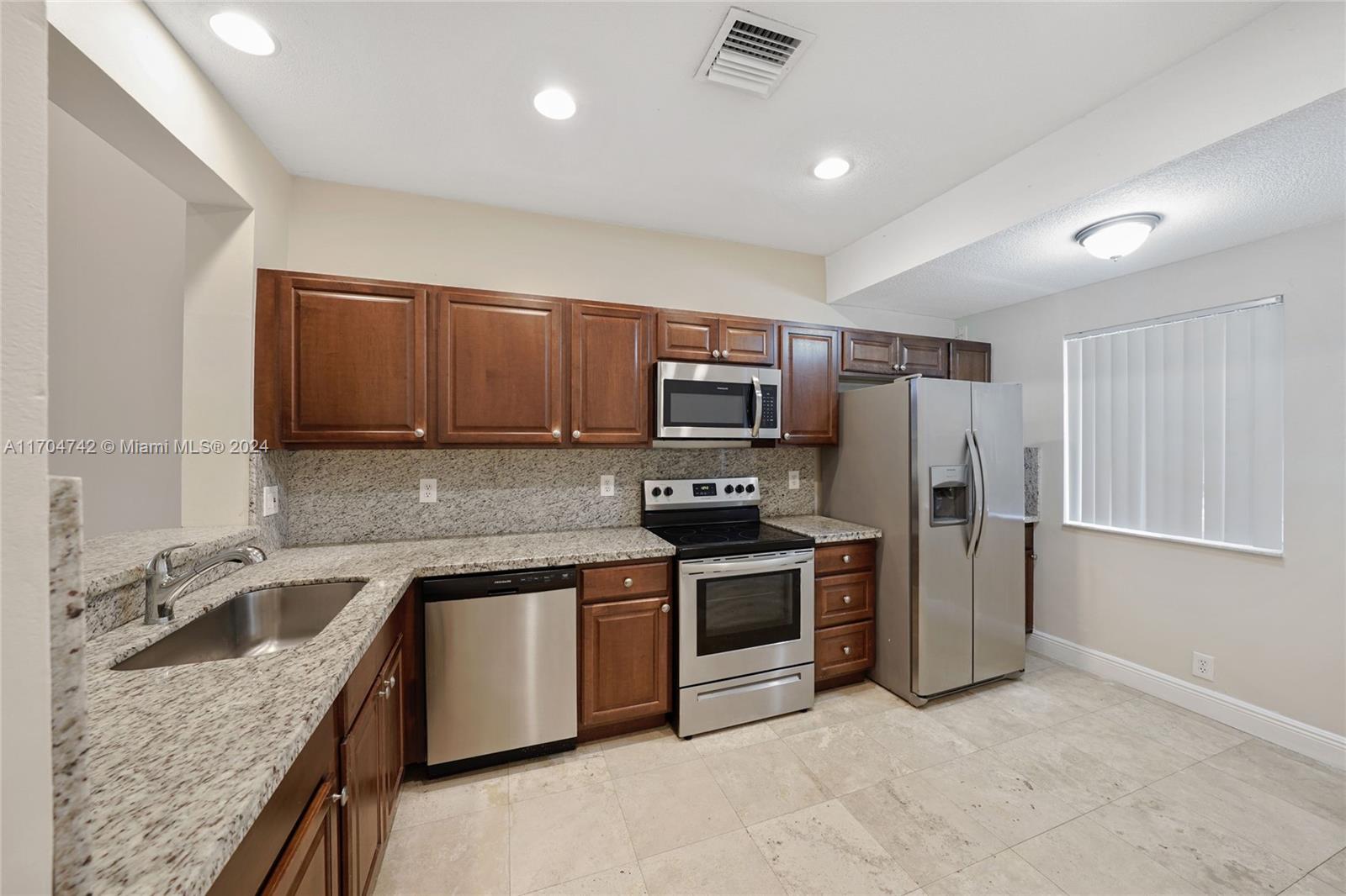 1078 SW 158th Way #1078, Pembroke Pines, Florida image 37