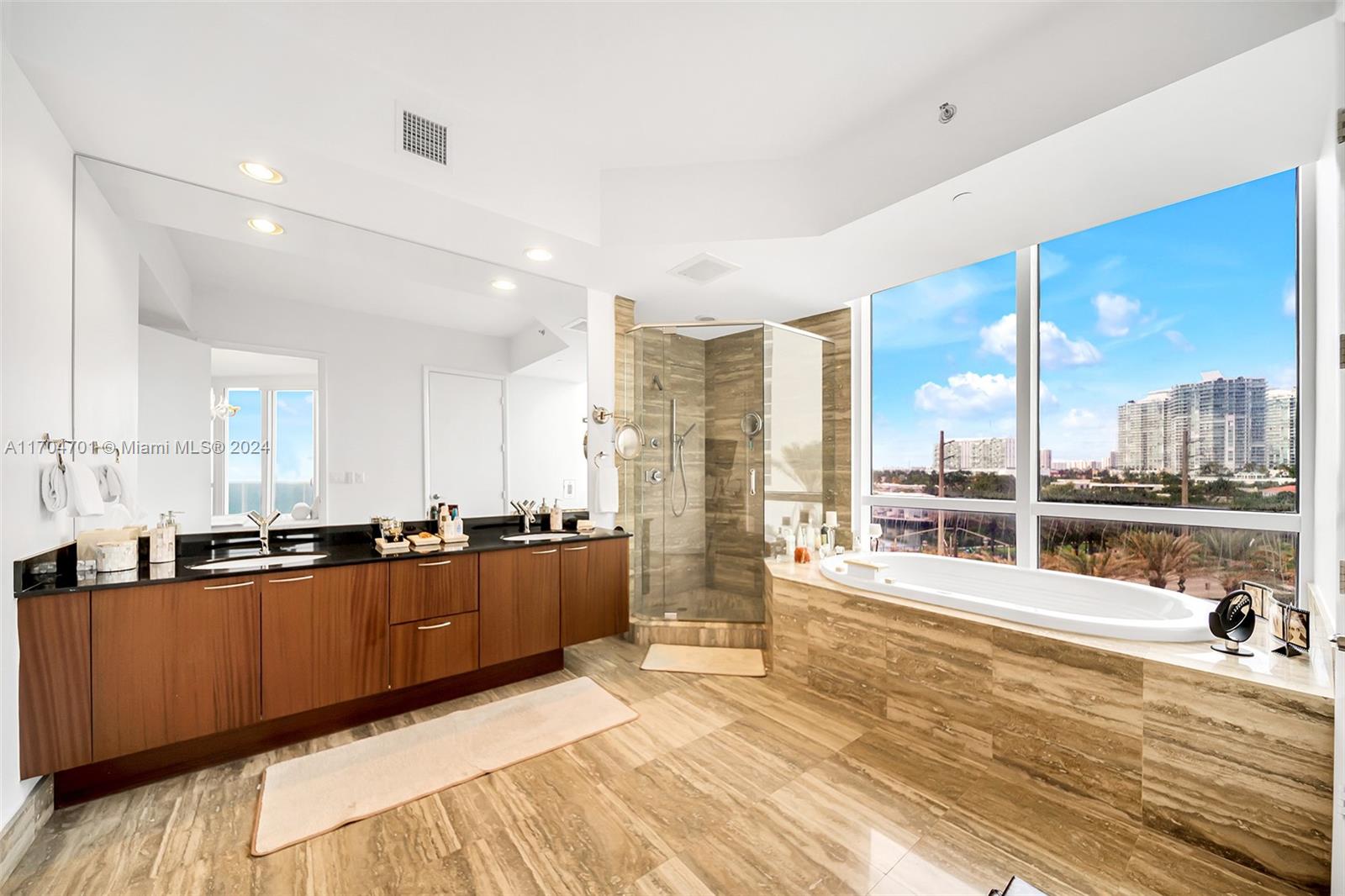 15901 Collins Ave #404, Sunny Isles Beach FL 33160