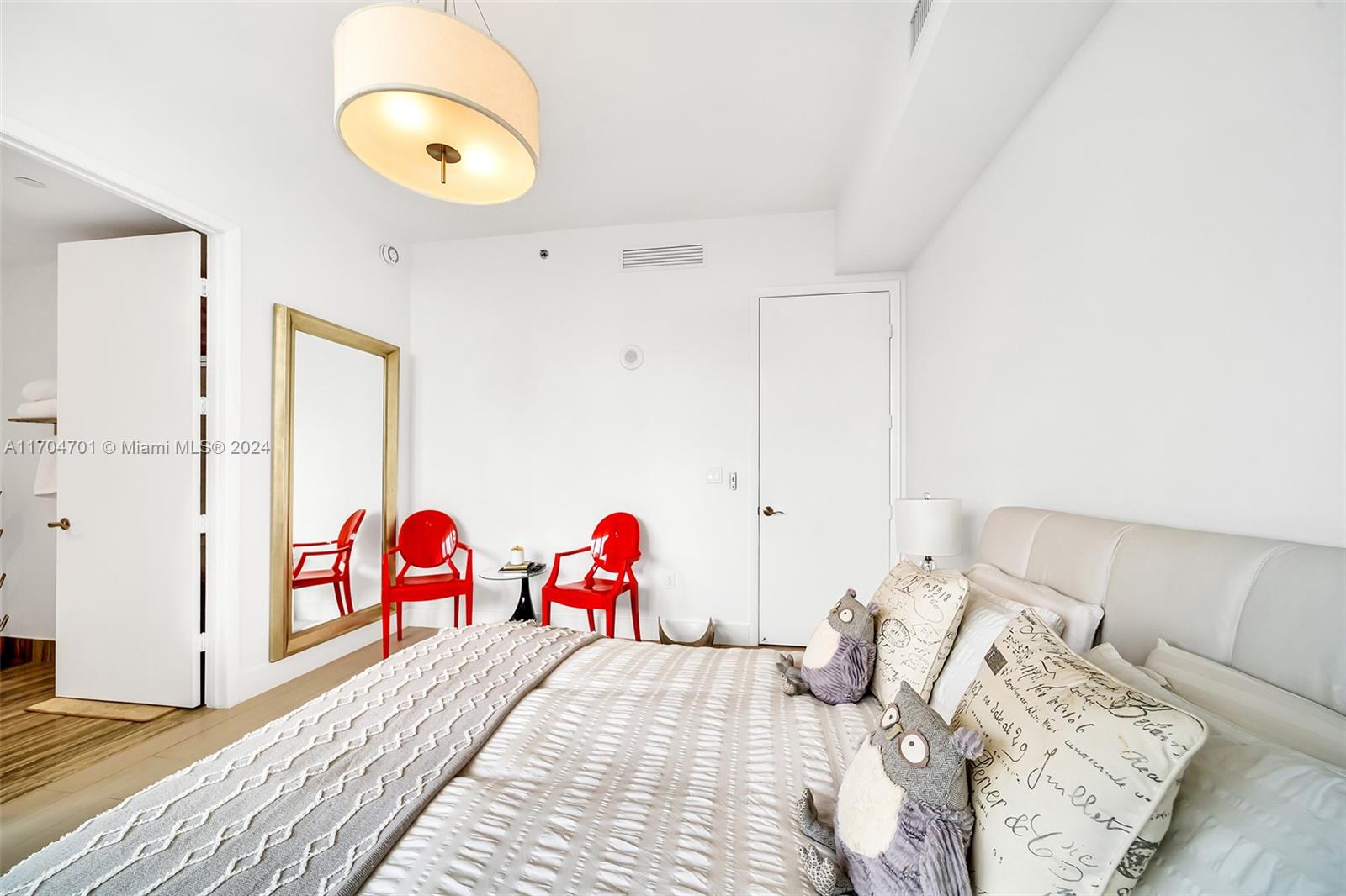 15901 Collins Ave #404, Sunny Isles Beach FL 33160