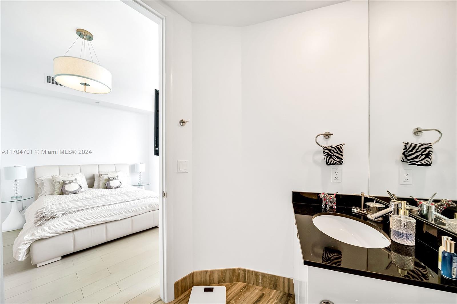 15901 Collins Ave #404, Sunny Isles Beach FL 33160