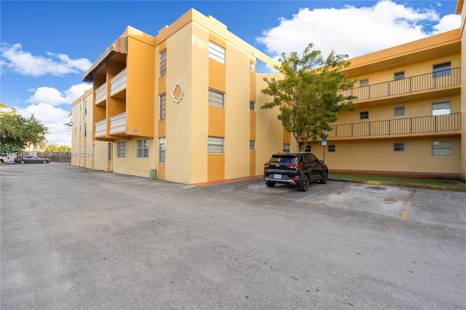 525 W 69th St #210, Hialeah, Florida image 27