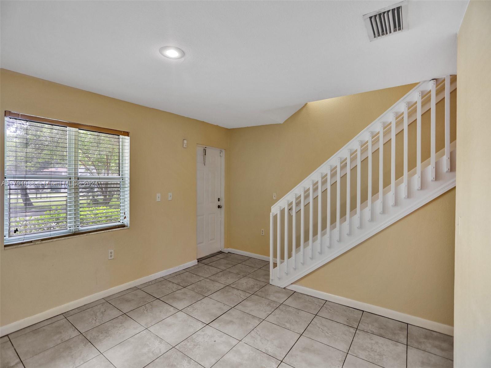 421 NW 40th Ct, Oakland Park, Florida image 3