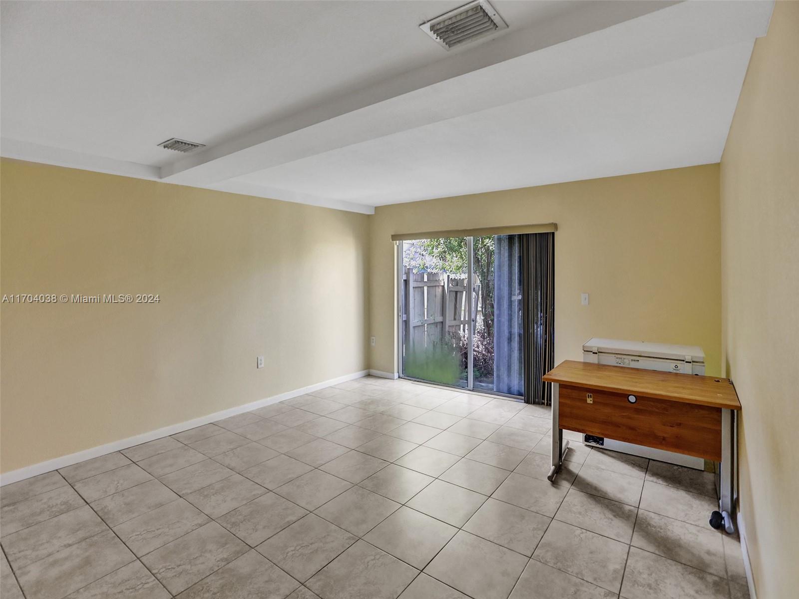 421 NW 40th Ct, Oakland Park, Florida image 9