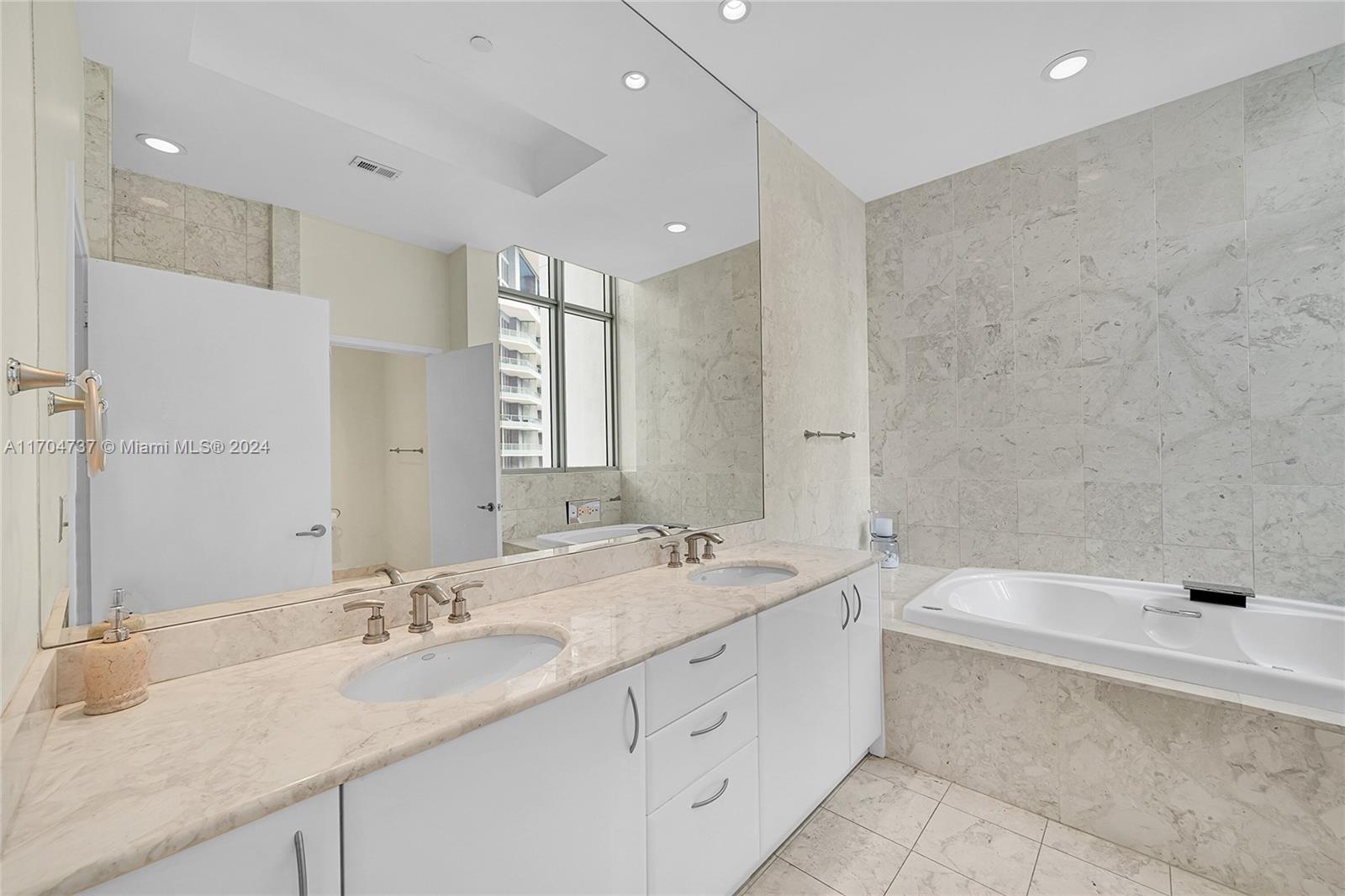 1331 Brickell Bay Dr #702, Miami FL 33131