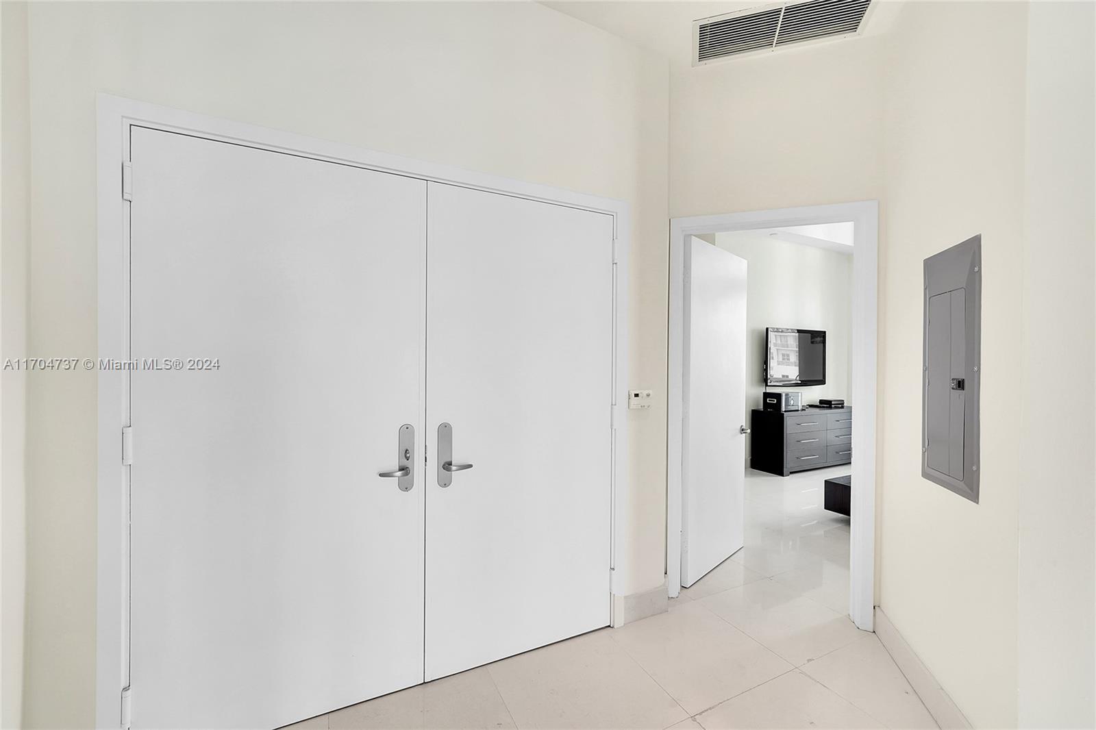 1331 Brickell Bay Dr #702, Miami FL 33131