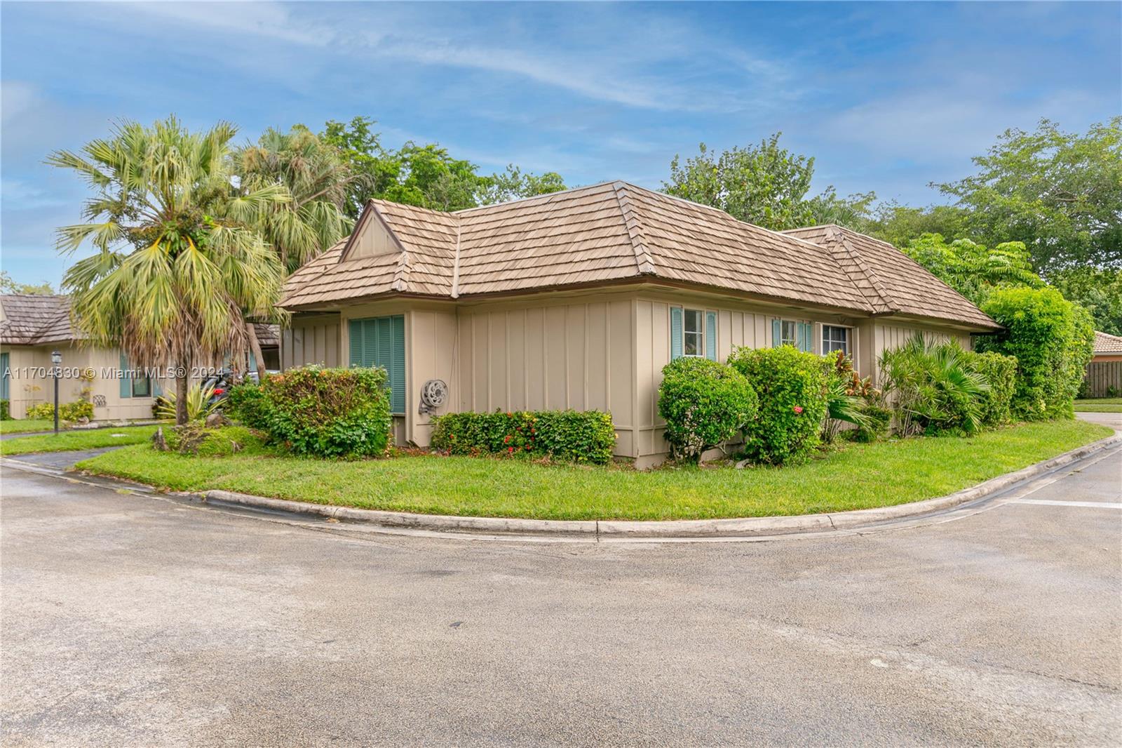 1901 Coquina Way, Coral Springs, Florida image 27