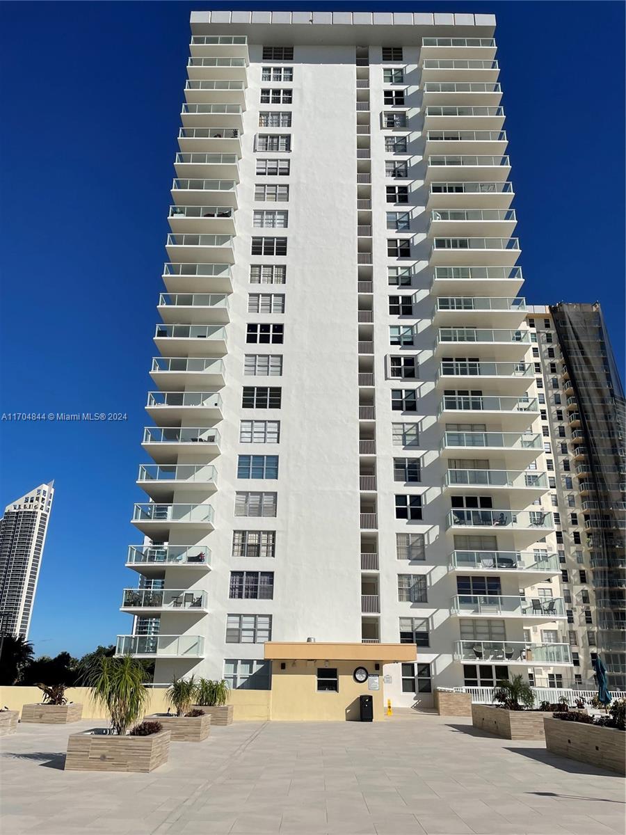 230 174th St #MO5, Sunny Isles Beach, Florida image 11