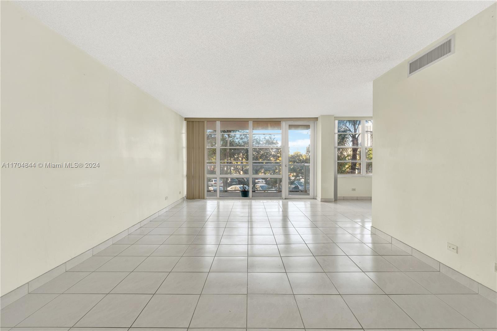 230 174th St MO5