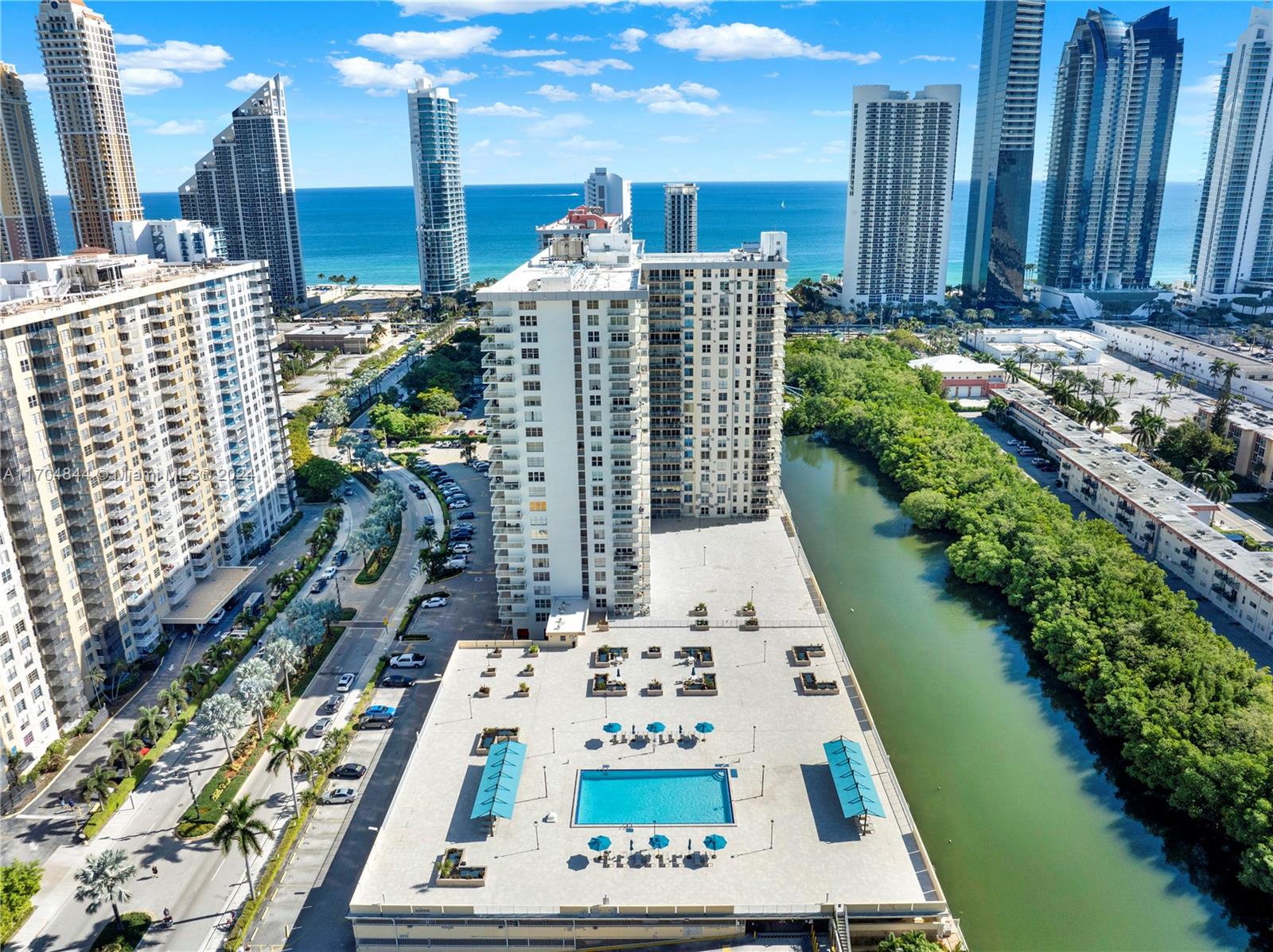 230 174th St #MO5, Sunny Isles Beach, Florida image 4