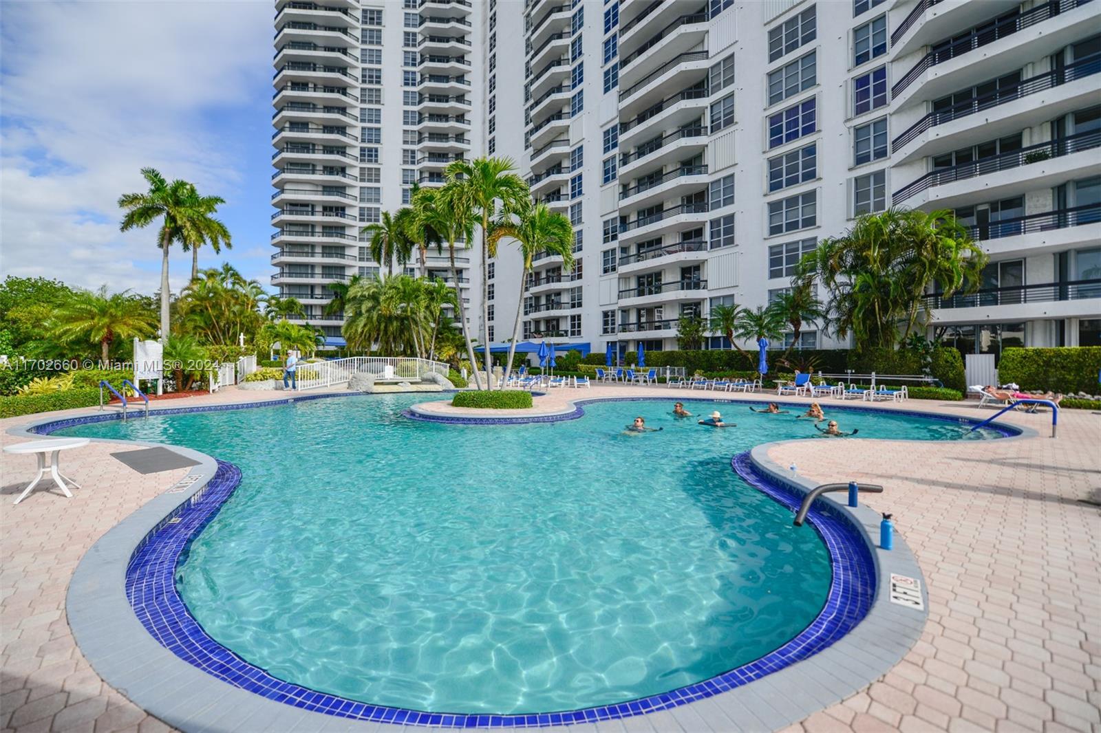 3530 Mystic Pointe Dr #2108, Aventura, Florida image 11