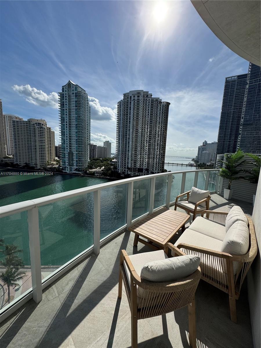 300 S Biscayne Blvd #L-1218, Miami FL 33131