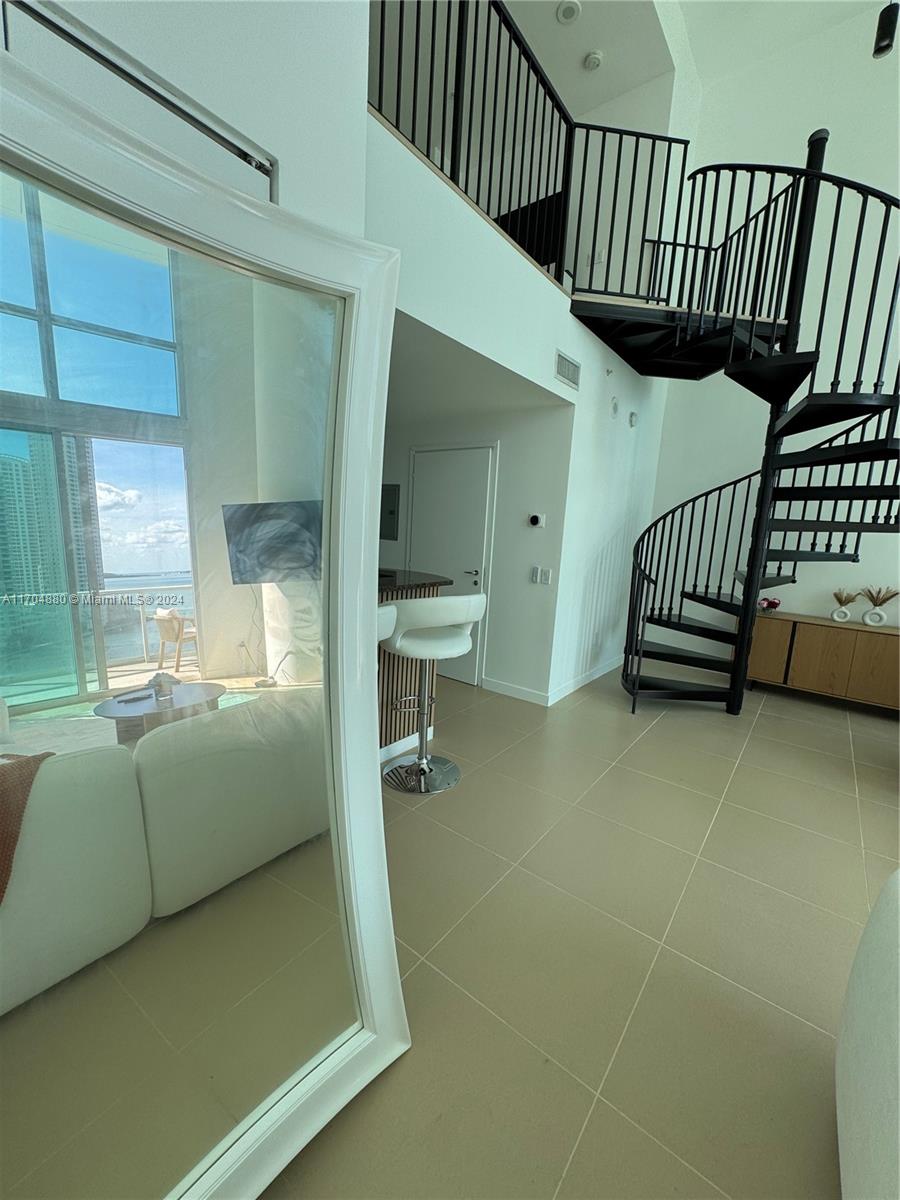 300 S Biscayne Blvd #L-1218, Miami FL 33131