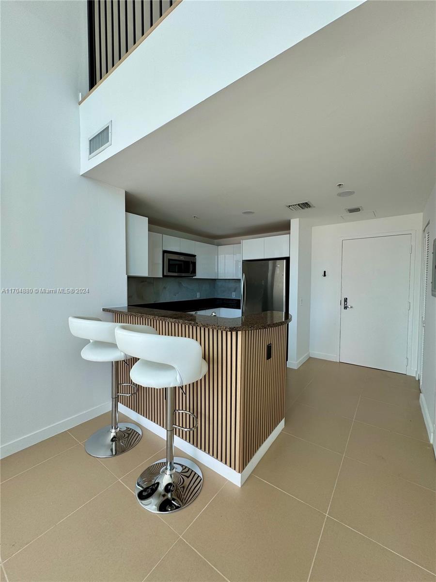 300 S Biscayne Blvd #L-1218, Miami FL 33131
