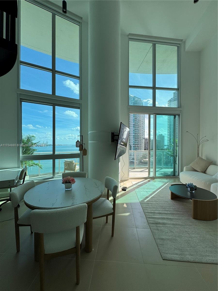 300 S Biscayne Blvd #L-1218, Miami FL 33131