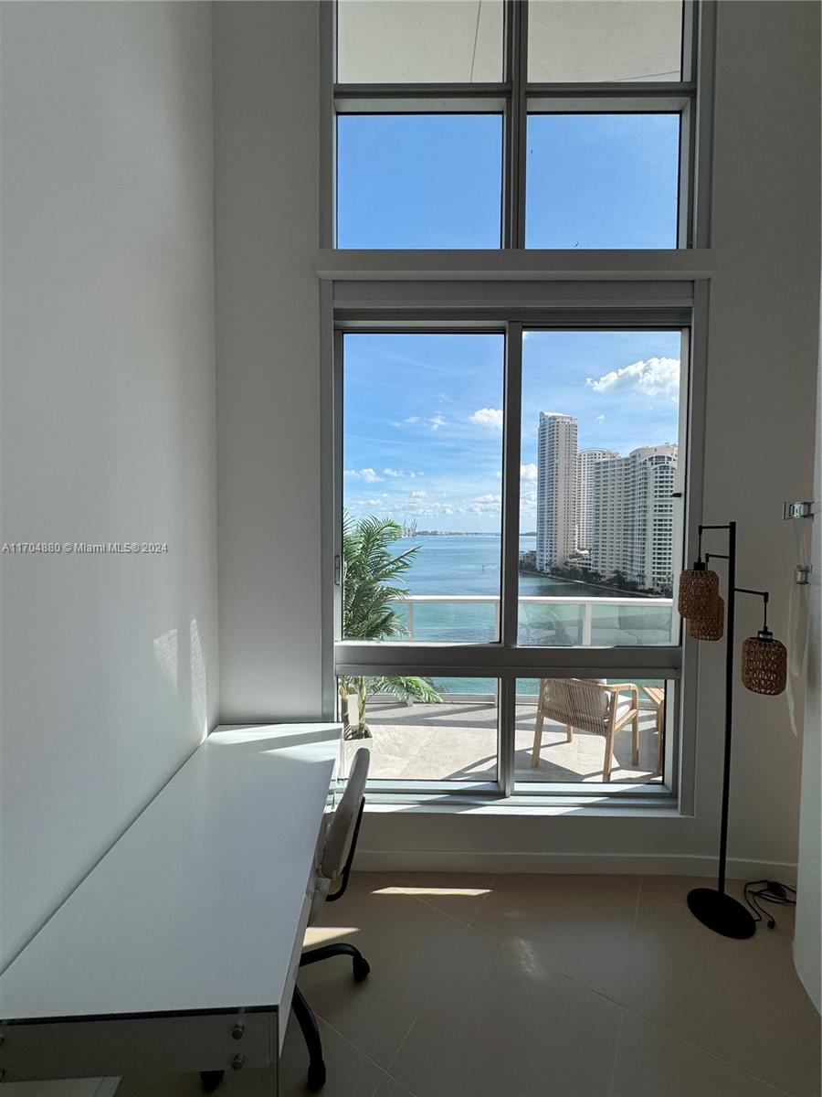 300 S Biscayne Blvd #L-1218, Miami FL 33131