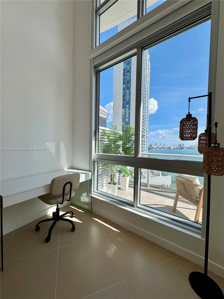 300 S Biscayne Blvd #L-1218, Miami FL 33131