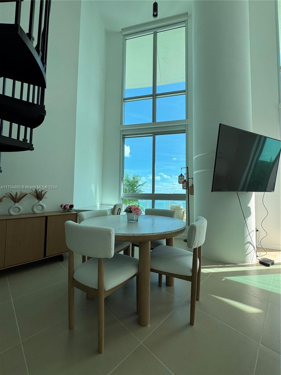 300 S Biscayne Blvd #L-1218, Miami FL 33131