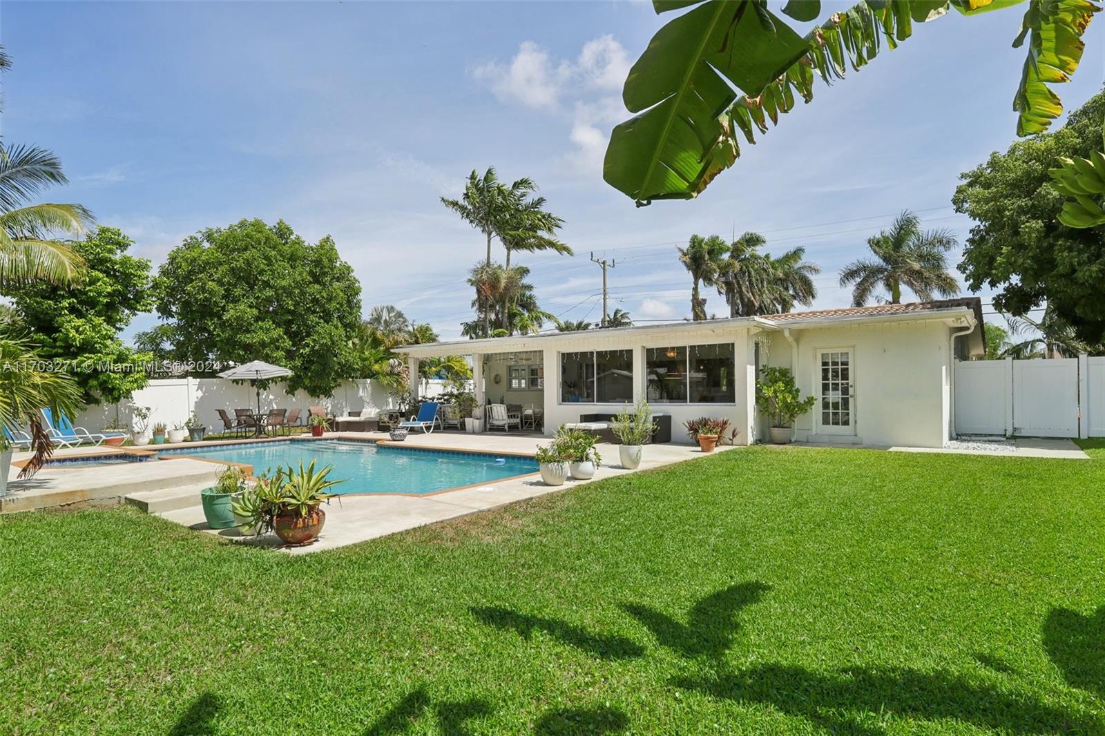 Residential, Lighthouse Point, Florida image 18