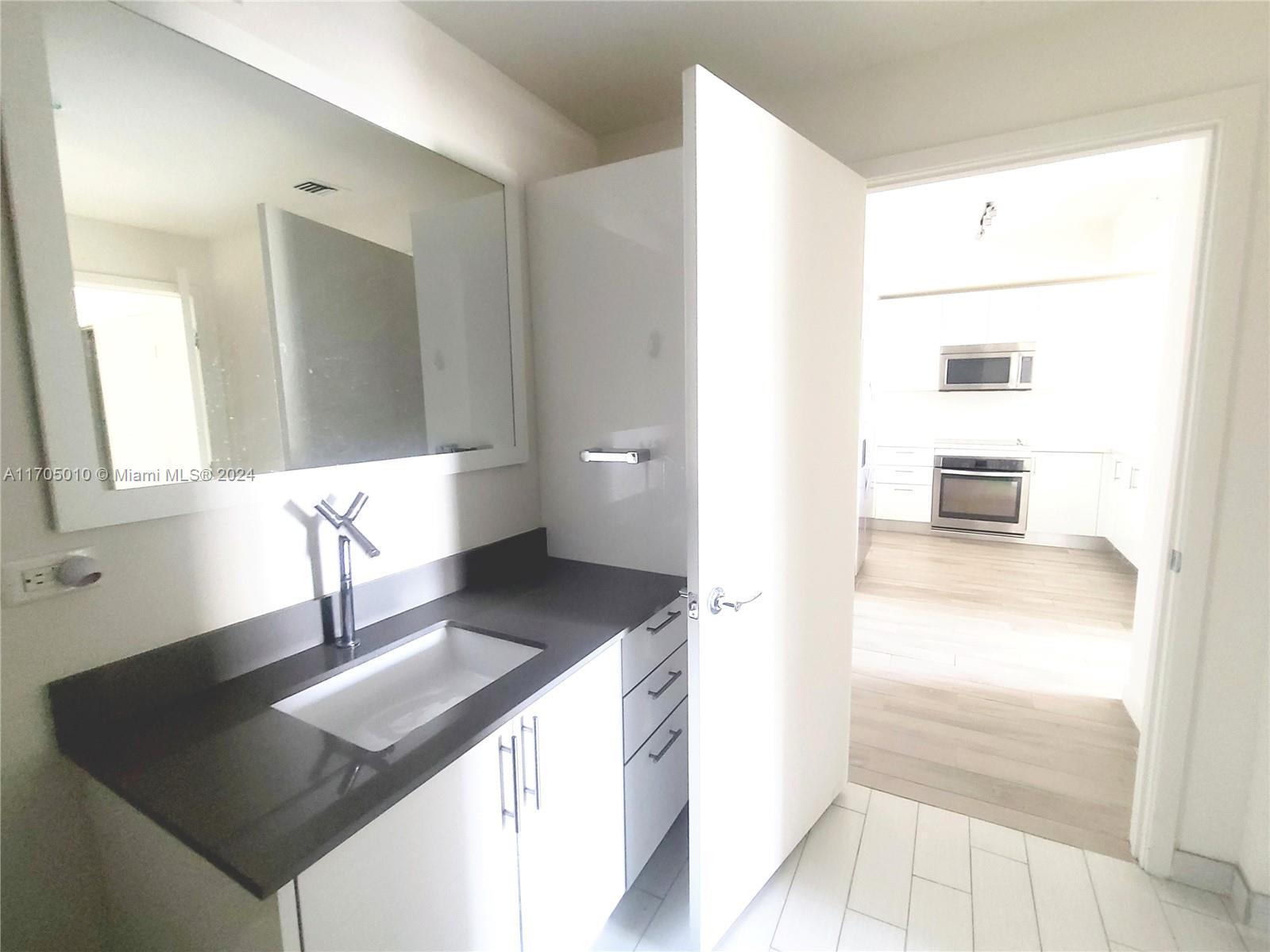 999 SW 1 AVENUE #1808, Miami FL 33130