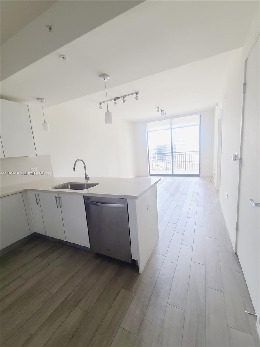 999 SW 1 AVENUE #1808, Miami FL 33130