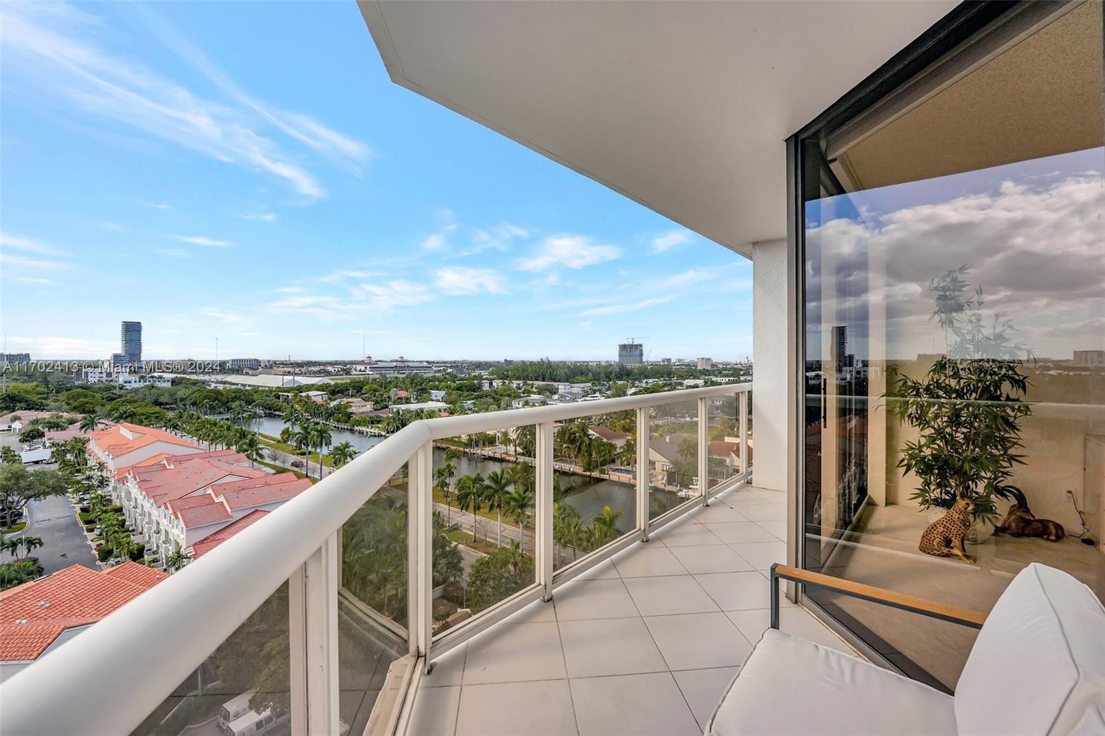 3598 Yacht Club Dr #1103, Aventura, Florida image 40