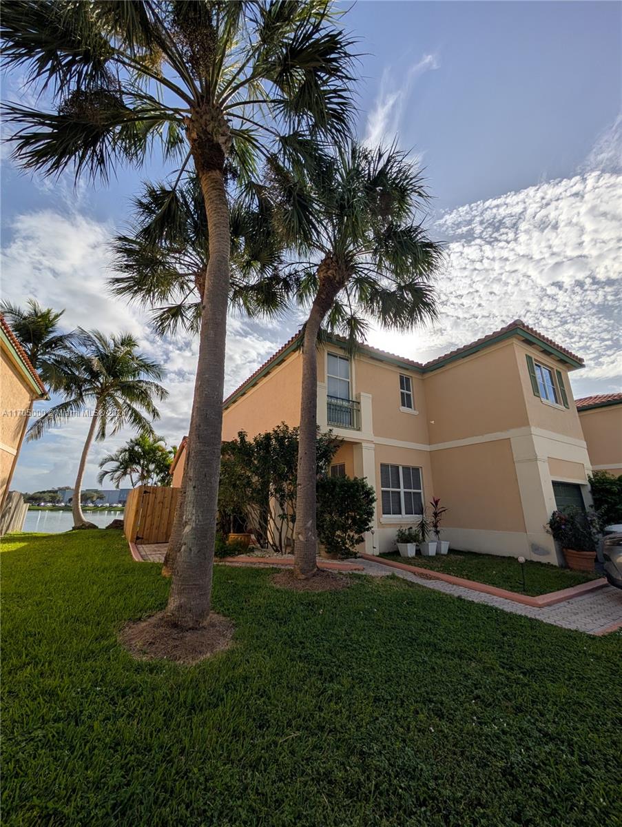 Residential, Miami Lakes, Florida image 1