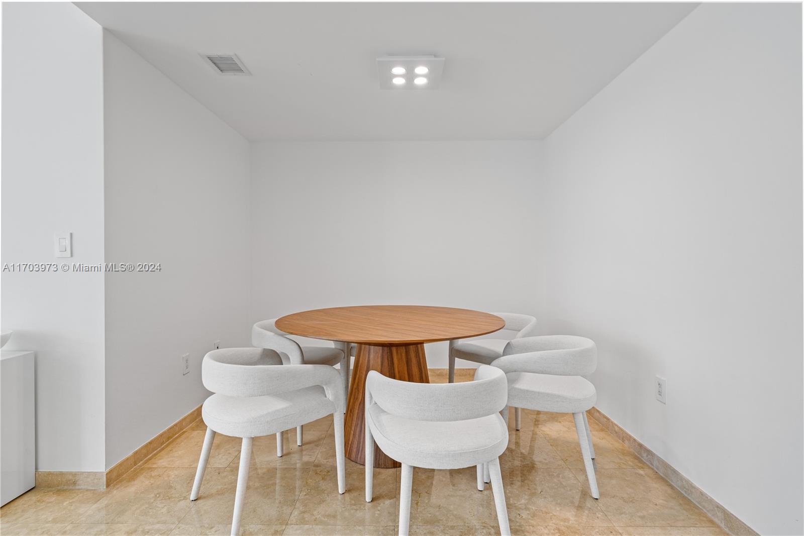 350 S Miami Ave #2304, Miami FL 33130
