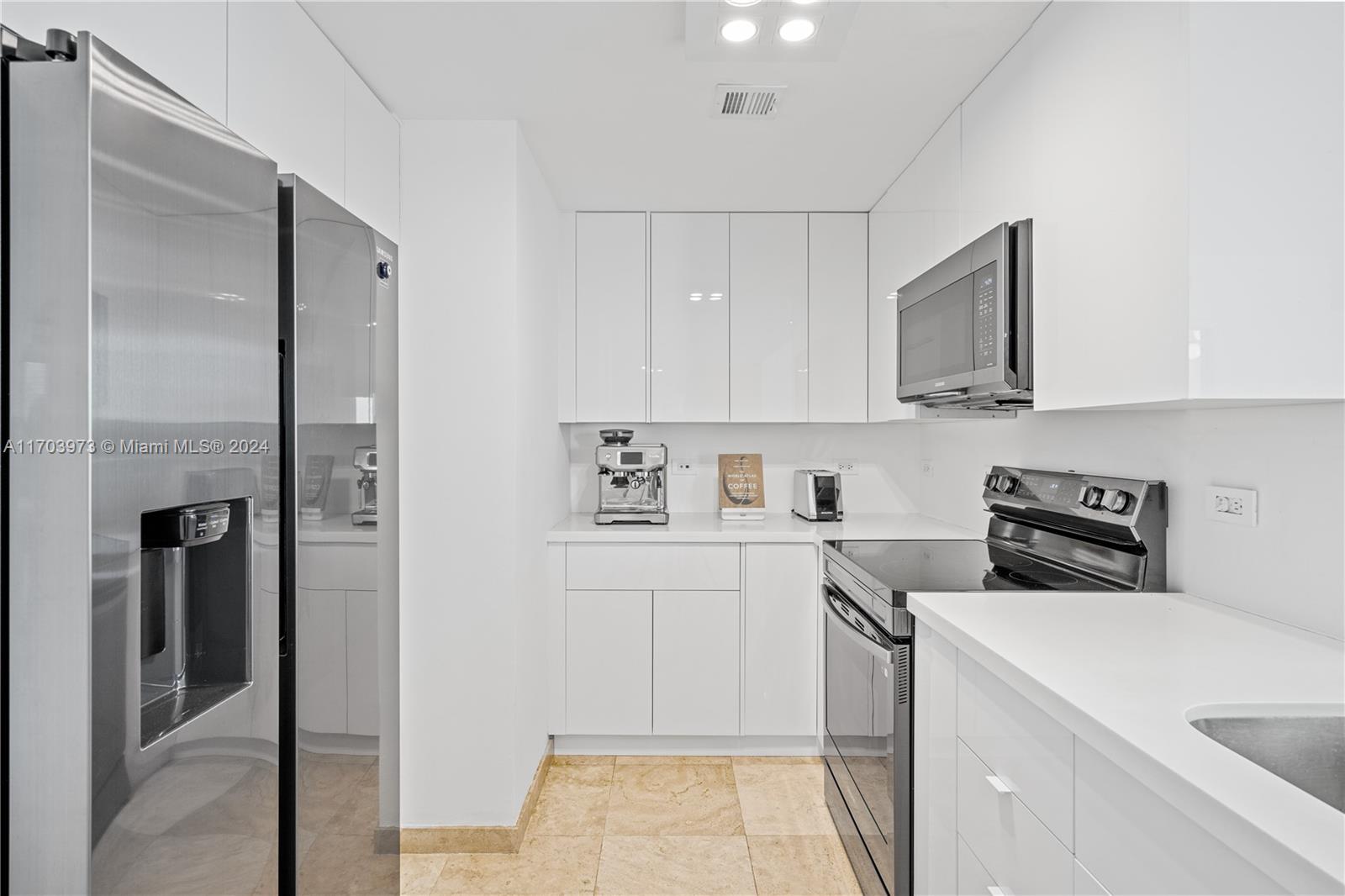 350 S Miami Ave #2304, Miami FL 33130