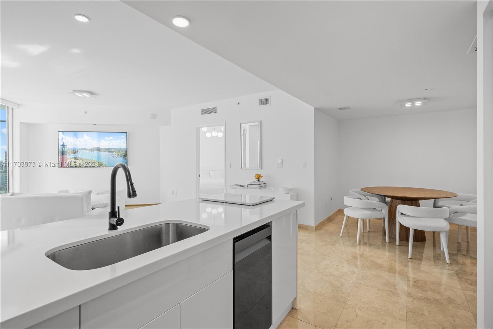 350 S Miami Ave #2304, Miami FL 33130