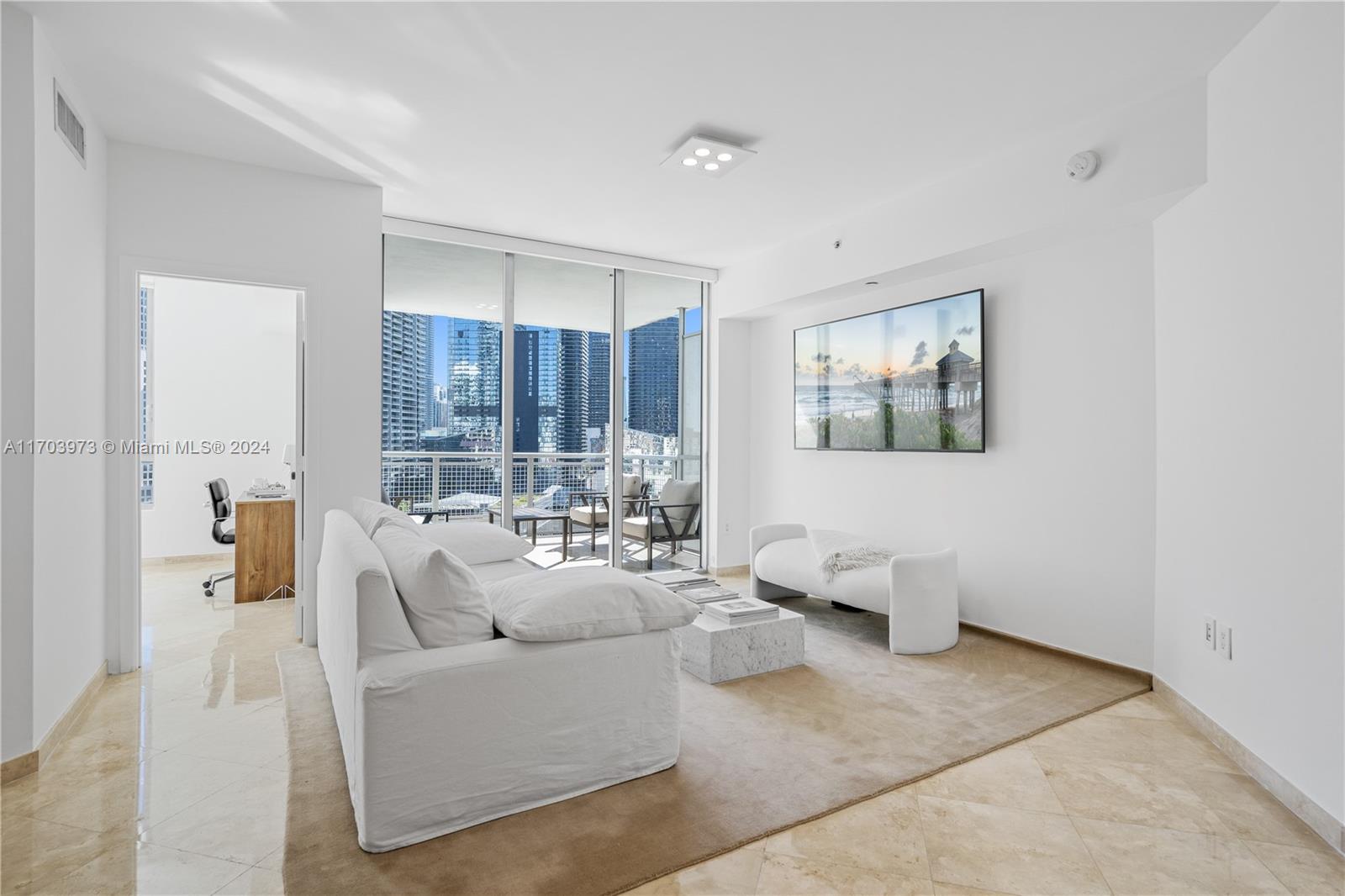 350 S Miami Ave #2304, Miami FL 33130