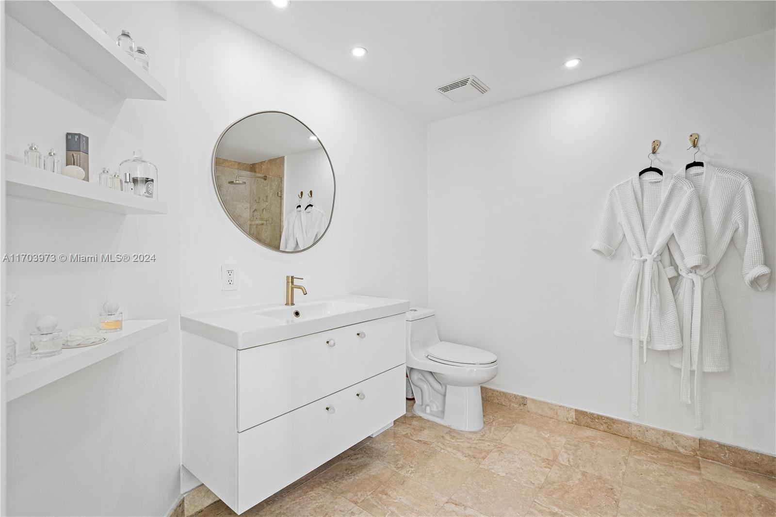 350 S Miami Ave #2304, Miami FL 33130