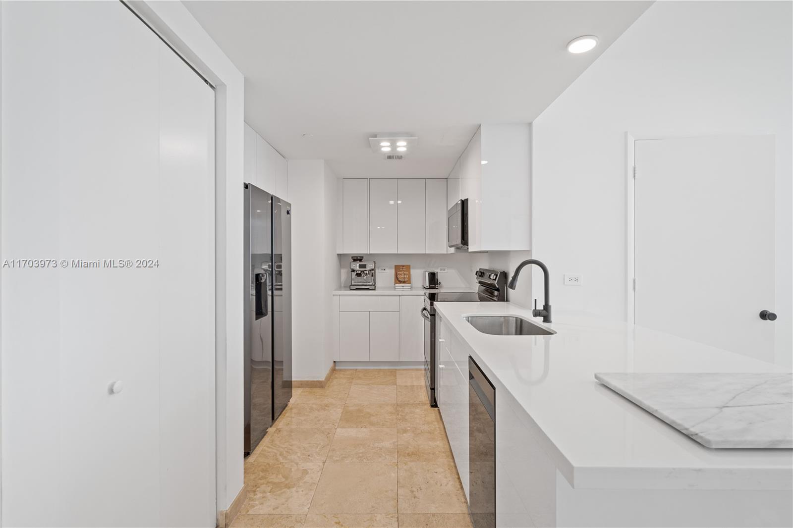 350 S Miami Ave #2304, Miami FL 33130