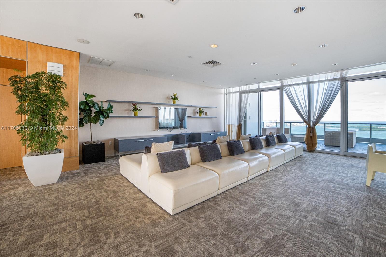 1331 Brickell Bay Dr #1511, Miami FL 33131