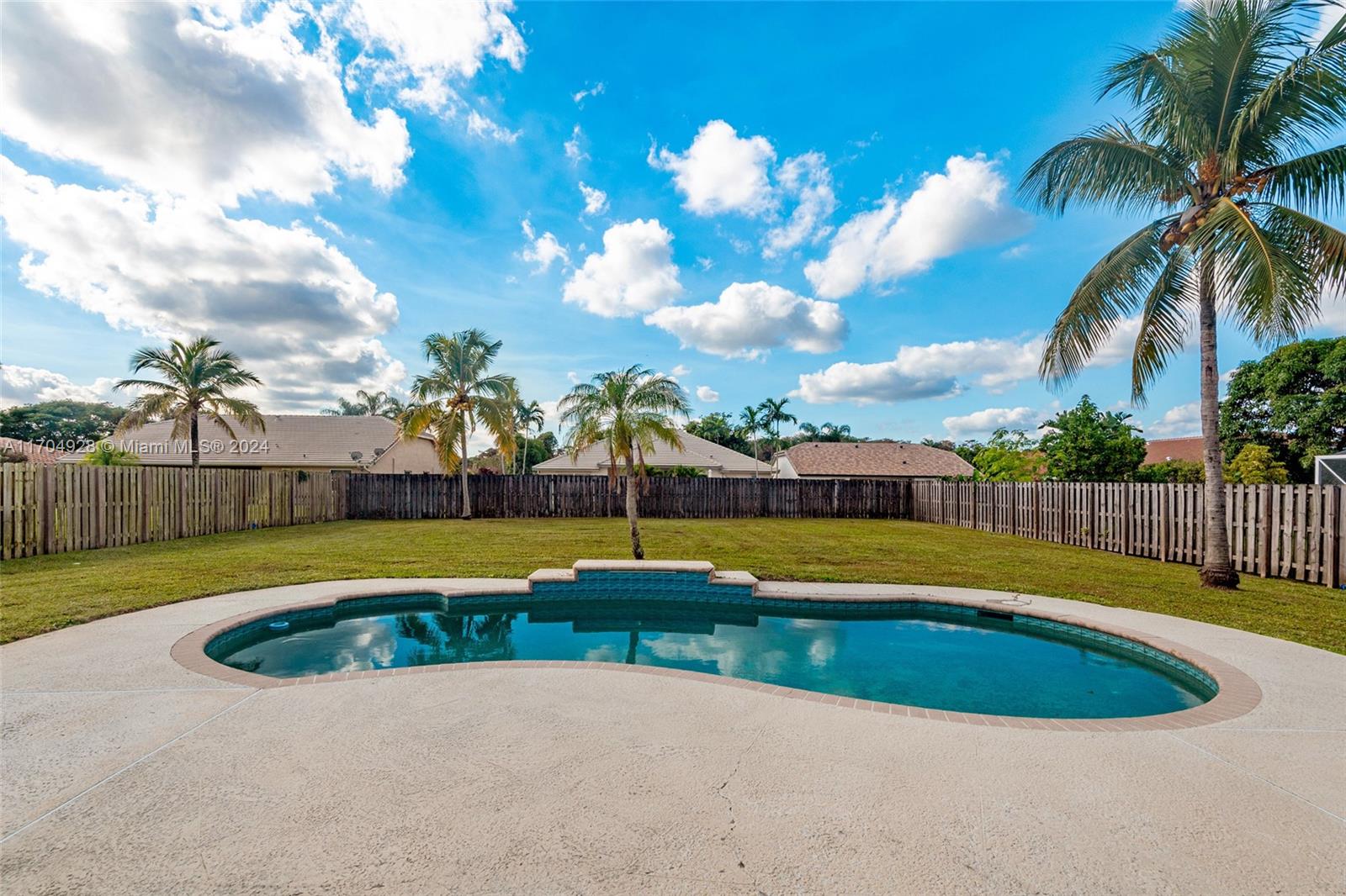 Residential, Lauderhill, Florida image 3