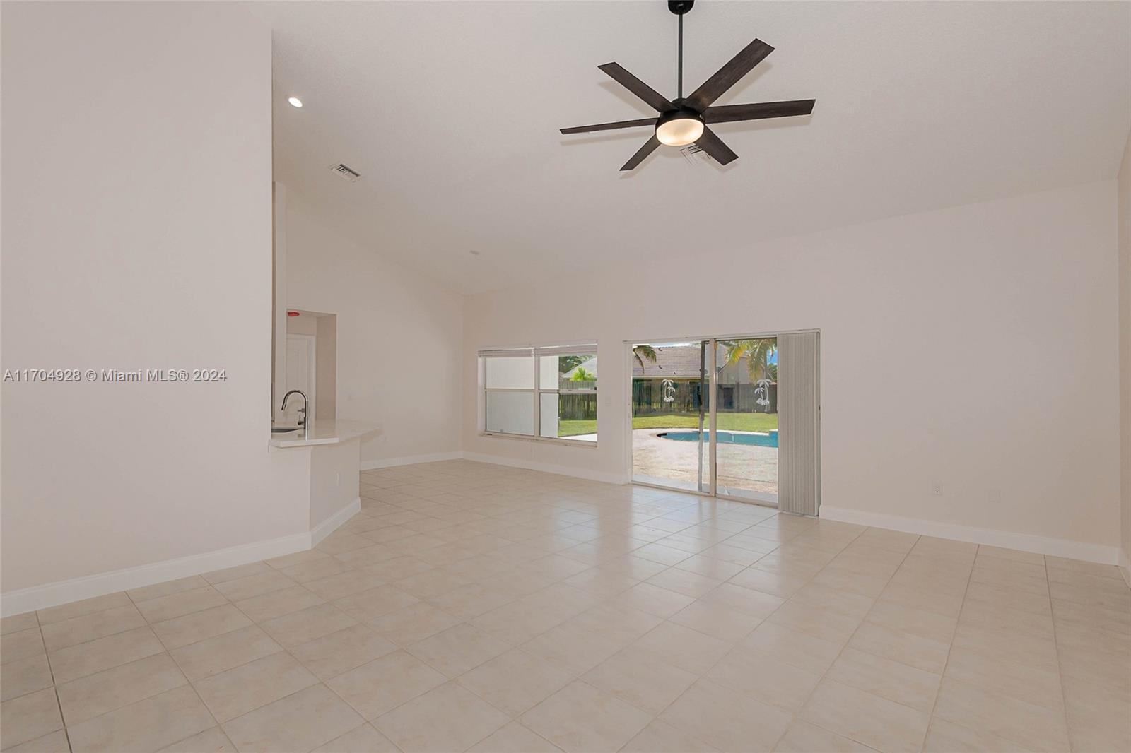 Residential, Lauderhill, Florida image 4