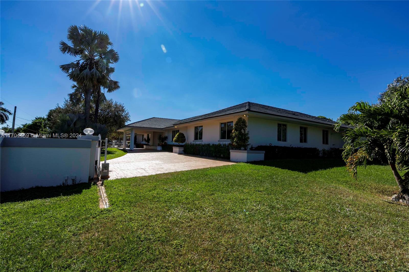 2601 SW 116th Way, Davie, Florida image 9